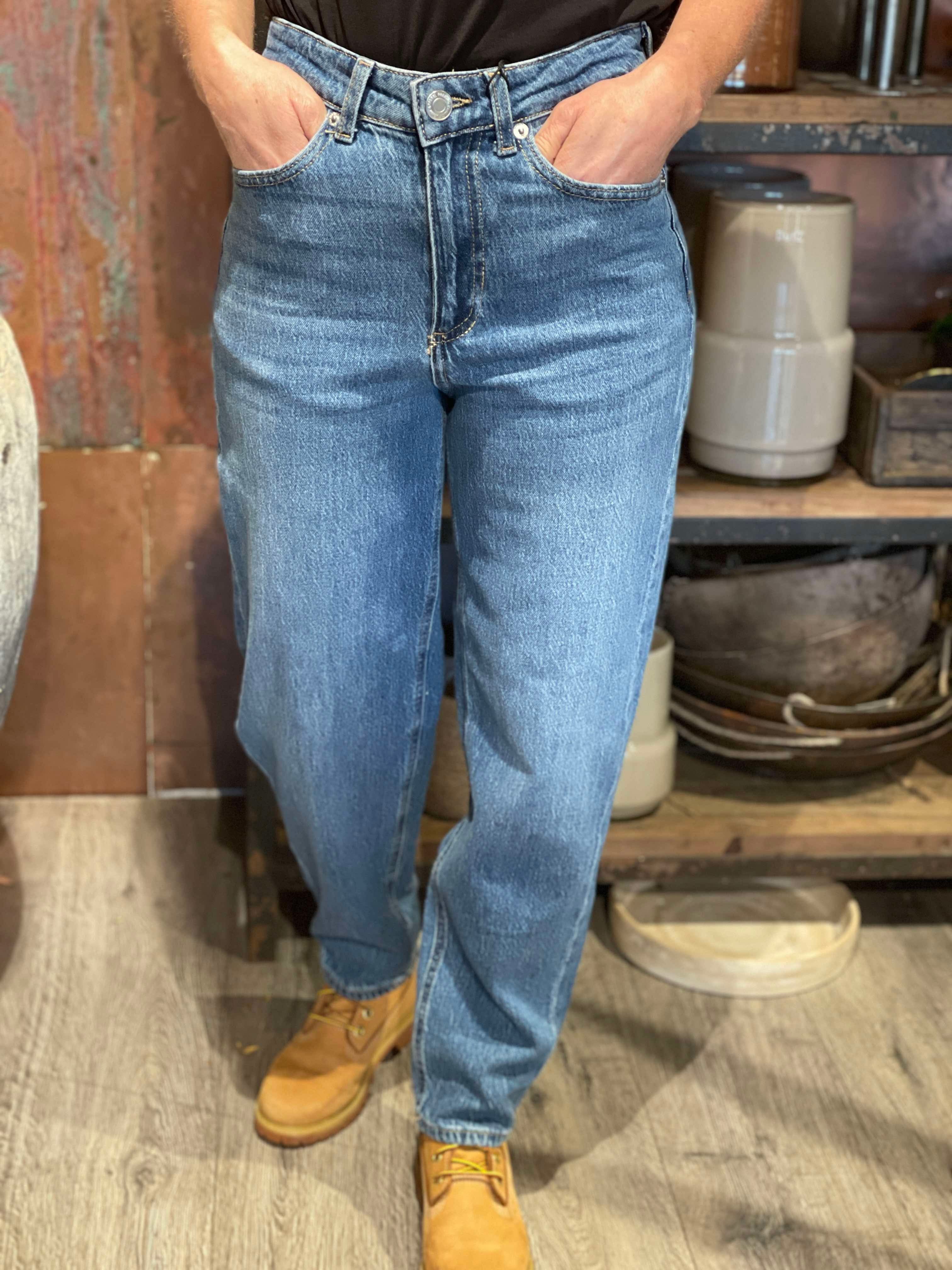 VMTESSA mom jeans - Medium Blue Denim